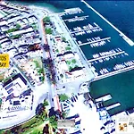 Bay فندق