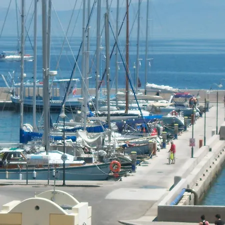 Hotel Bay 2*