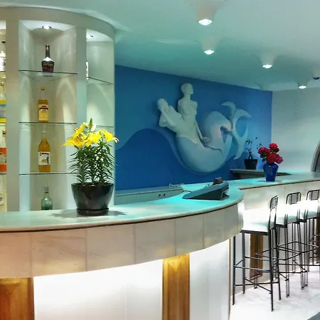 Bay Hotel 2*